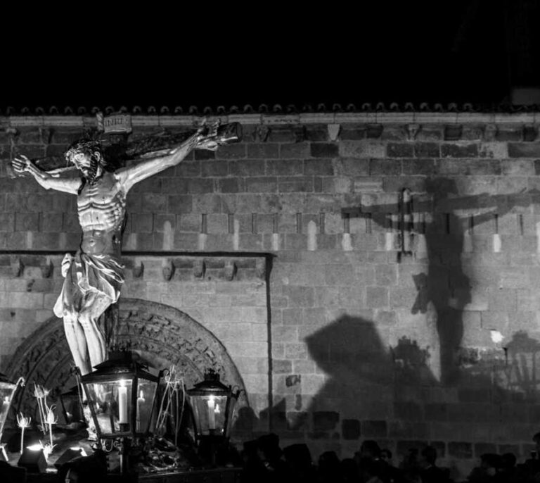 Castilla y León pide al Gobierno y la Iglesia suspender la Semana Santa