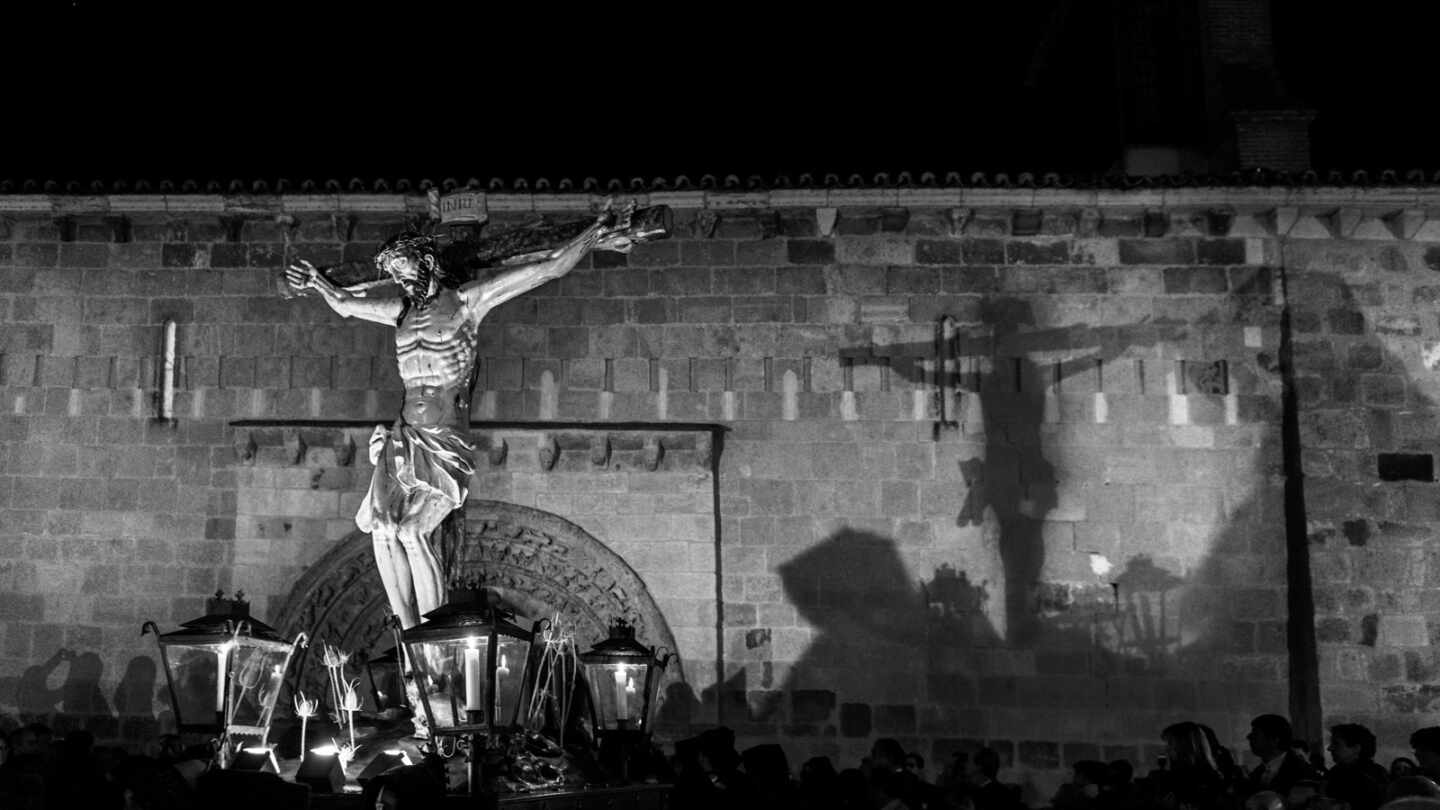 Castilla y León pide al Gobierno y la Iglesia suspender la Semana Santa