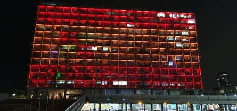 Israel ilumina el ayuntamiento de Tel Aviv con la bandera de España