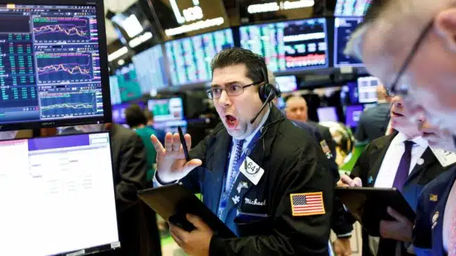 Wall Street tiene que paralizar sus operaciones tras el desplome causado por el petróleo y el miedo al virus