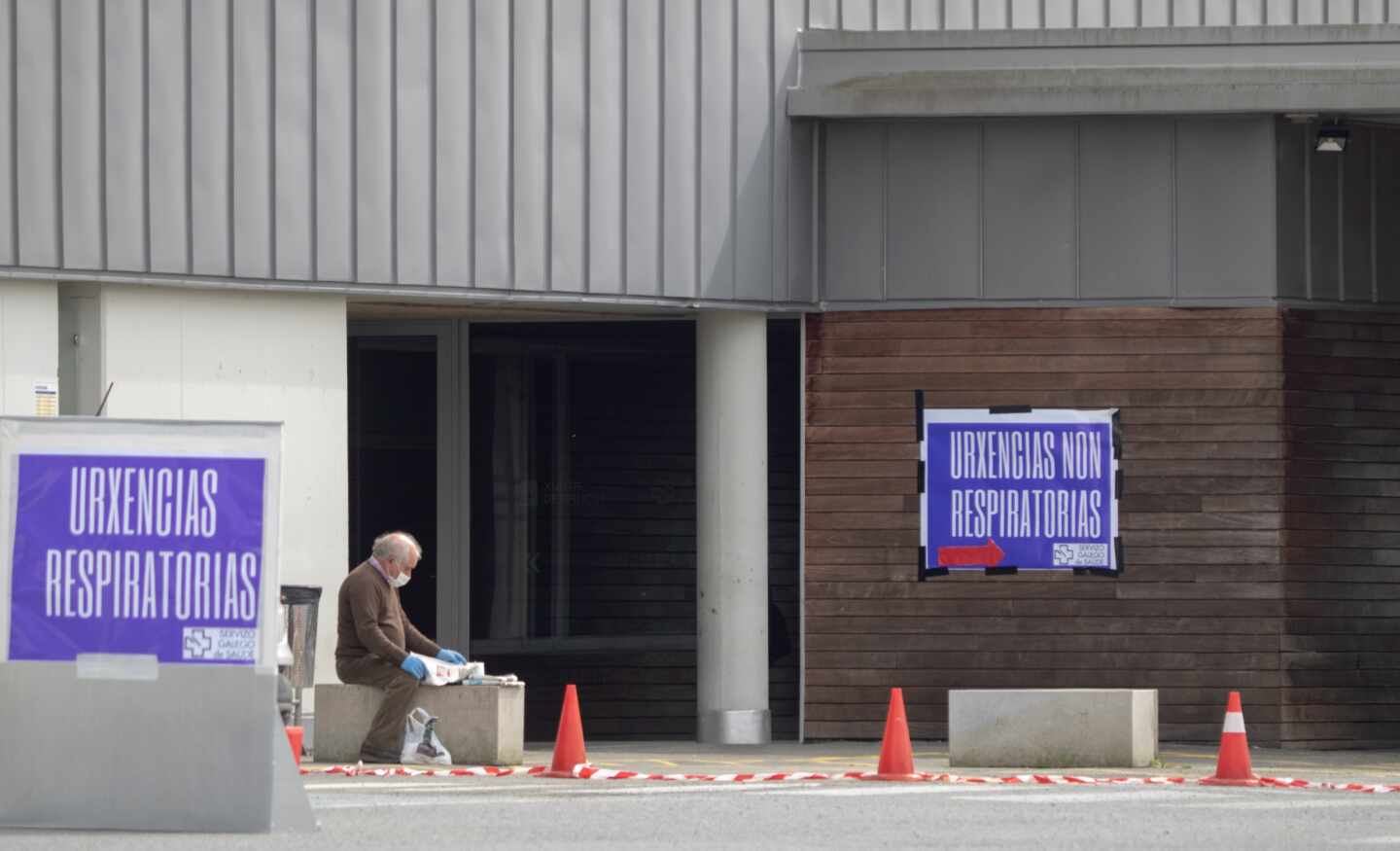 Un paciente con coronavirus de 90 años resulta herido al intentar escapar por la ventana de un hospital de Lugo