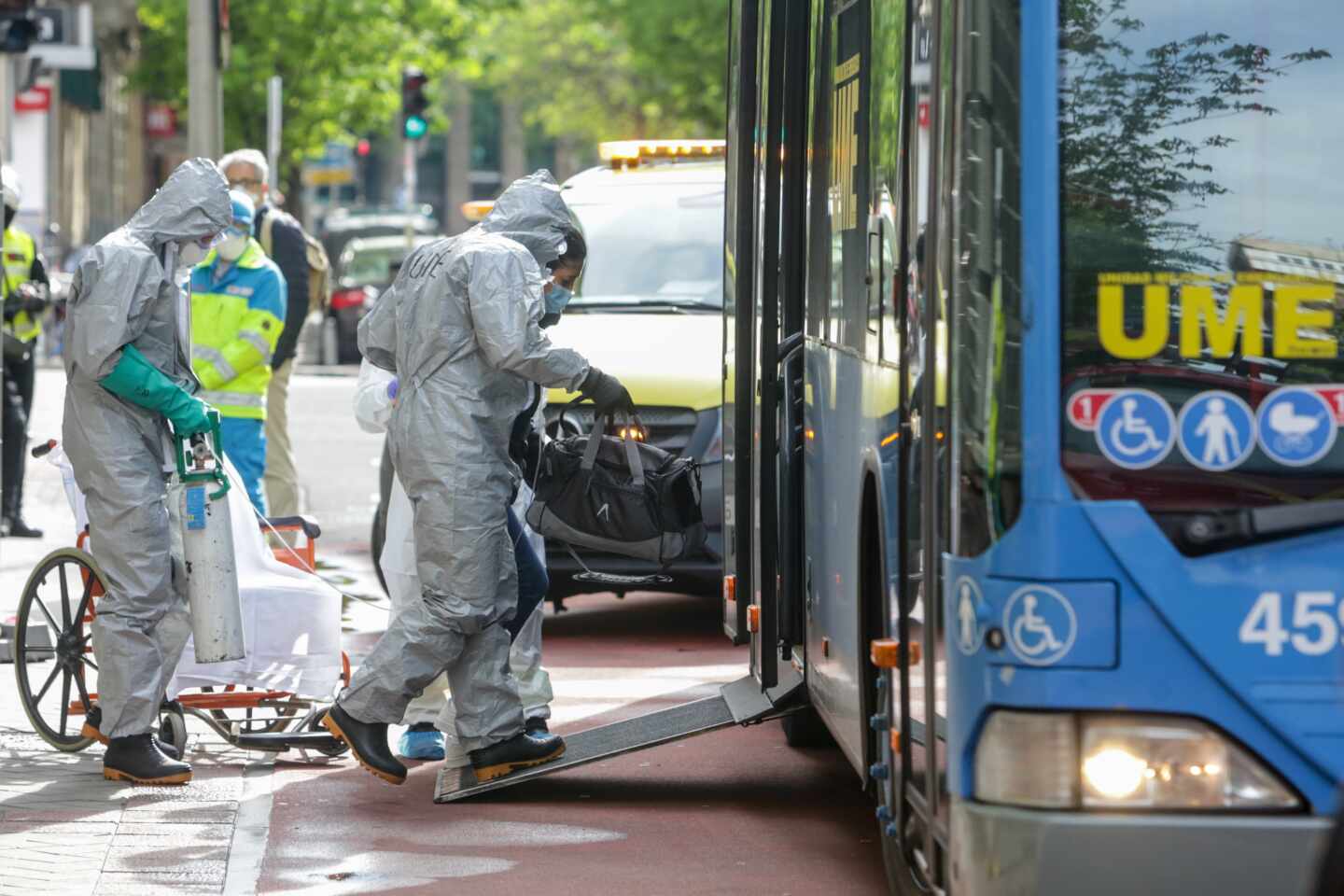 Sanidad achaca los contagios de los sanitarios al grave problema mundial de falta de material