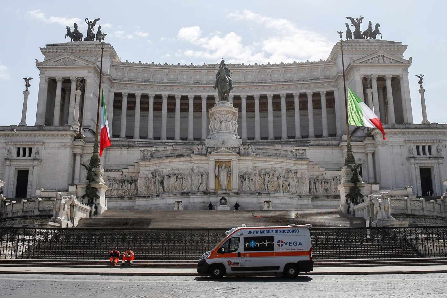 Italia disminuye por tercer día consecutivo el número de pacientes en la UCI