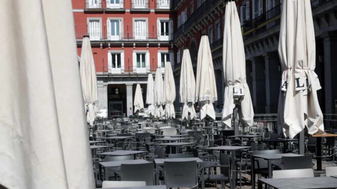 Una terraza en la Plaza Mayor, vacía justo antes de que se declarase el Estado de Alarma