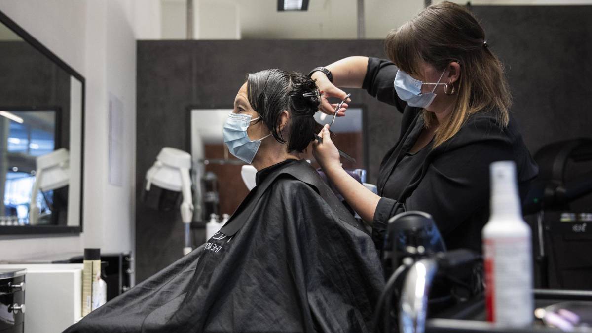 La pandemia destruye el 48% del empleo en las peluquerías