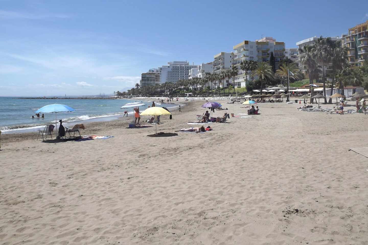 Marbella abre las playas este domingo para los niños