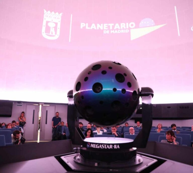 Planetario en casa amplía su catálogo con astronomía, astrofísica y cosmología