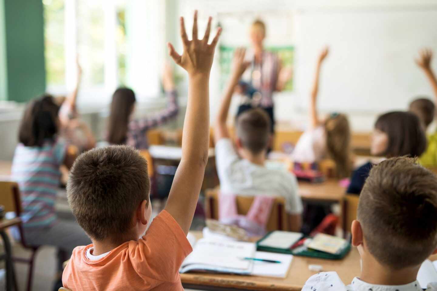 Aislan a veinte alumnos de Primaria por el positivo de una niña en un colegio de Valencia