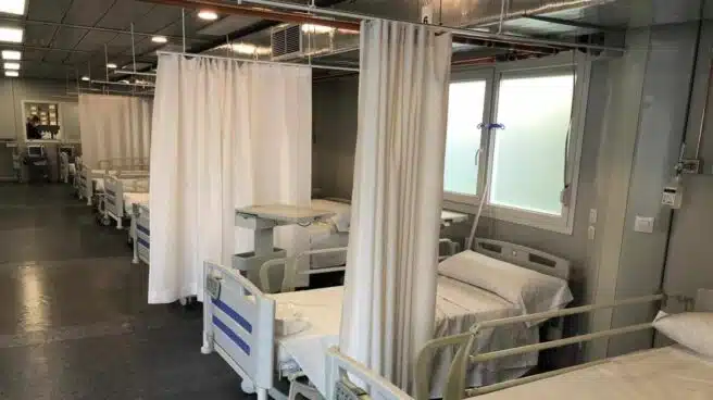 La Sanidad privada asegura que tiene 2.200 camas de UCI libres y que algunas regiones no las usan