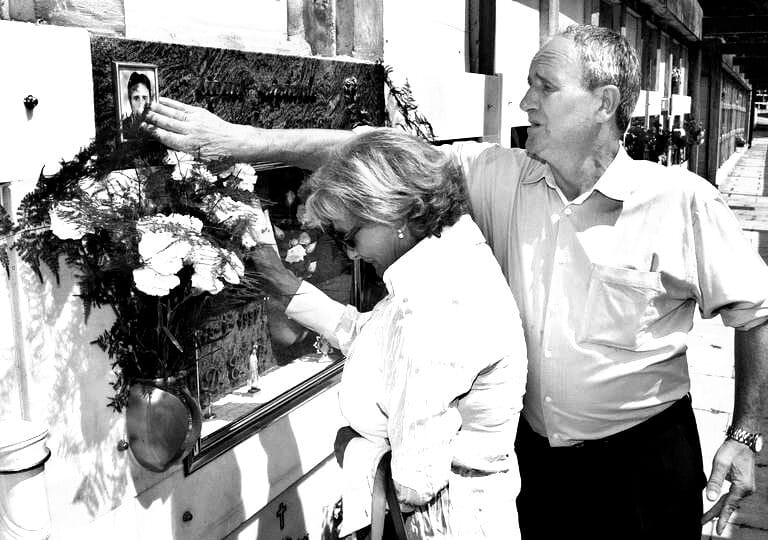 Miguel y Consuelo, el último revés del dolor