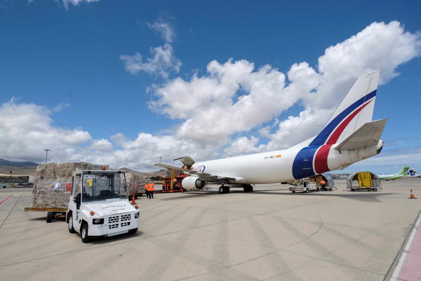 Canarias y Baleares piden que sus puertos y aeropuertos abran los últimos