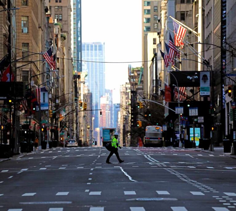 Nueva York legisla para garantizar el pago en efectivo en los comercios
