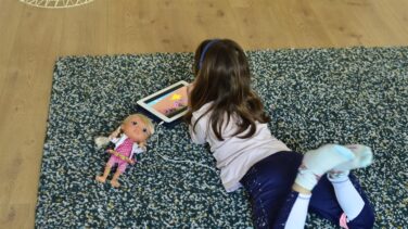 Expertos alertan del "riesgo" de dejar salir a los niños: "Habría que esperar 14 días más"