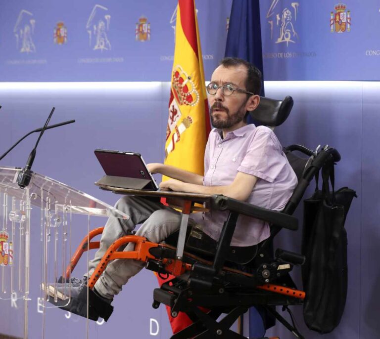 La UDEF identifica a Echenique como apoderado de las cuentas que pagaron a Neurona