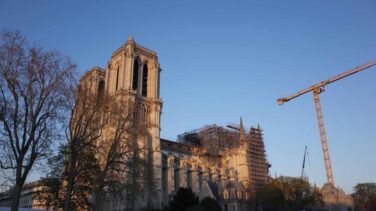 La campana de Notre Dame vuelve a sonar en el aniversario del incendio que arrasó la catedral