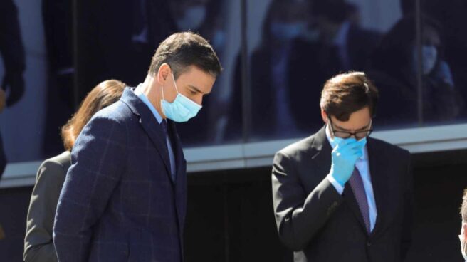 Sánchez e Illa con mascarilla en Móstoles.