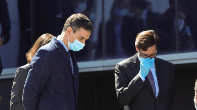 El presidente del Gobierno, Pedro Sánchez y el ministro de Sanidad, Salvador Illa.