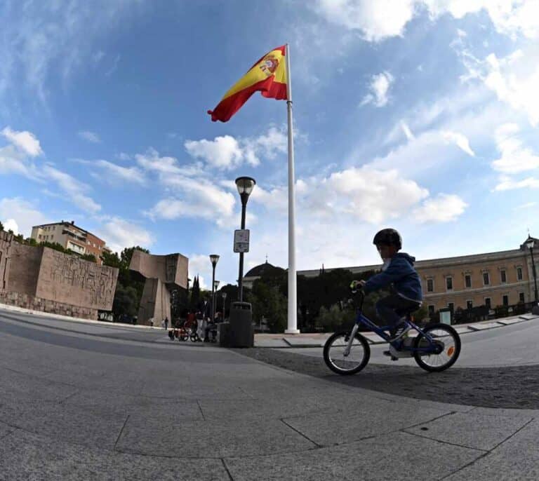 Madrid pide entrar en la Fase 1 a partir del lunes y exigirá mascarillas en recintos cerrados