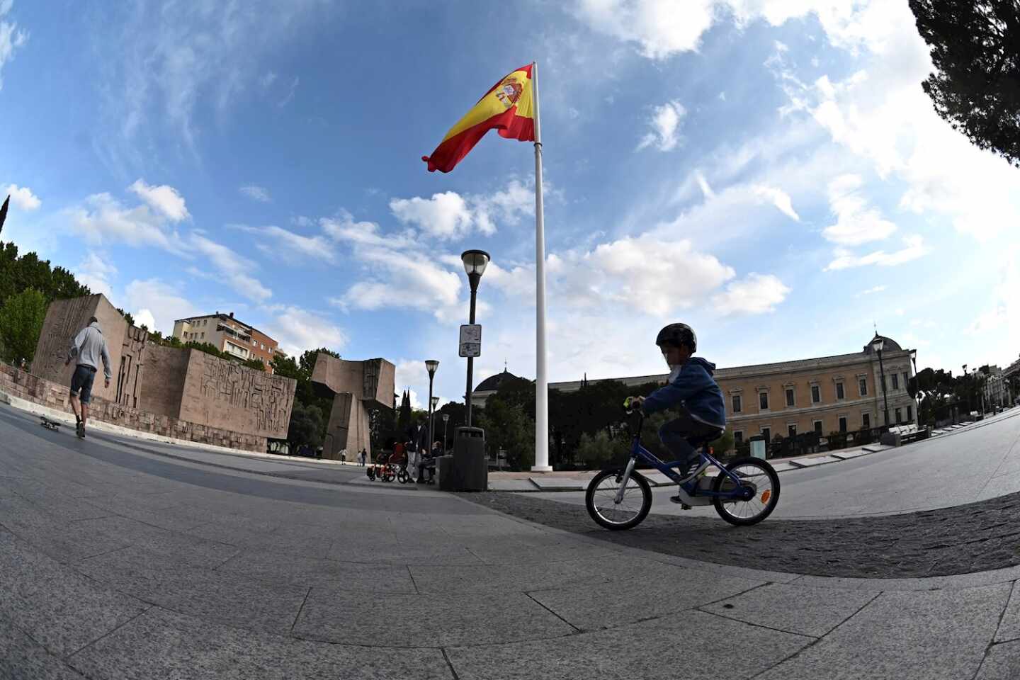 Madrid pide entrar en la Fase 1 a partir del lunes y exigirá mascarillas en recintos cerrados