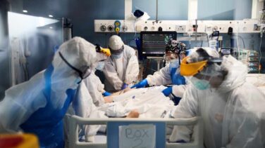 Las médicos alertan del riesgo de "colapso sanitario" a corto plazo