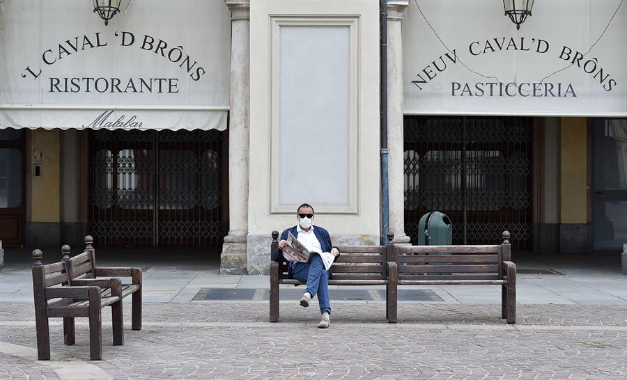 Italia cierra teatros y cines, y limita el horario hasta las 18.00 a bares y restaurantes