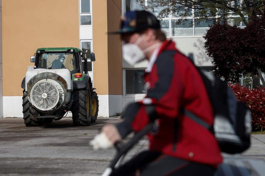 Sanidad retira miles de mascarillas defectuosas que ya se habían repartido a las comunidades