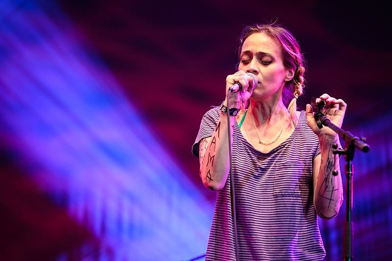 Quién es Fiona Apple y por qué su último álbum tiene un 10 según la crítica