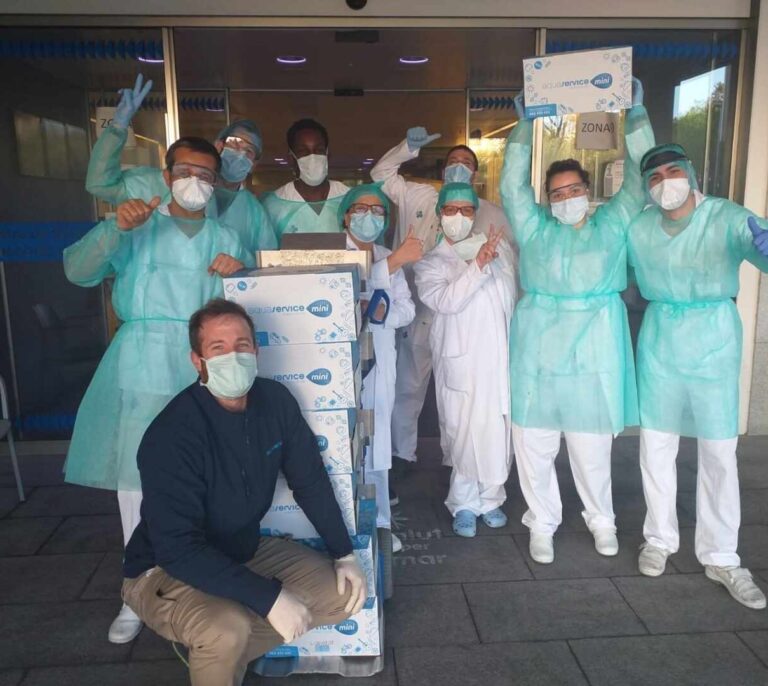 Aquaservice suministra 224.782 litros de agua al personal sanitario de 182 centros de manera gratuita