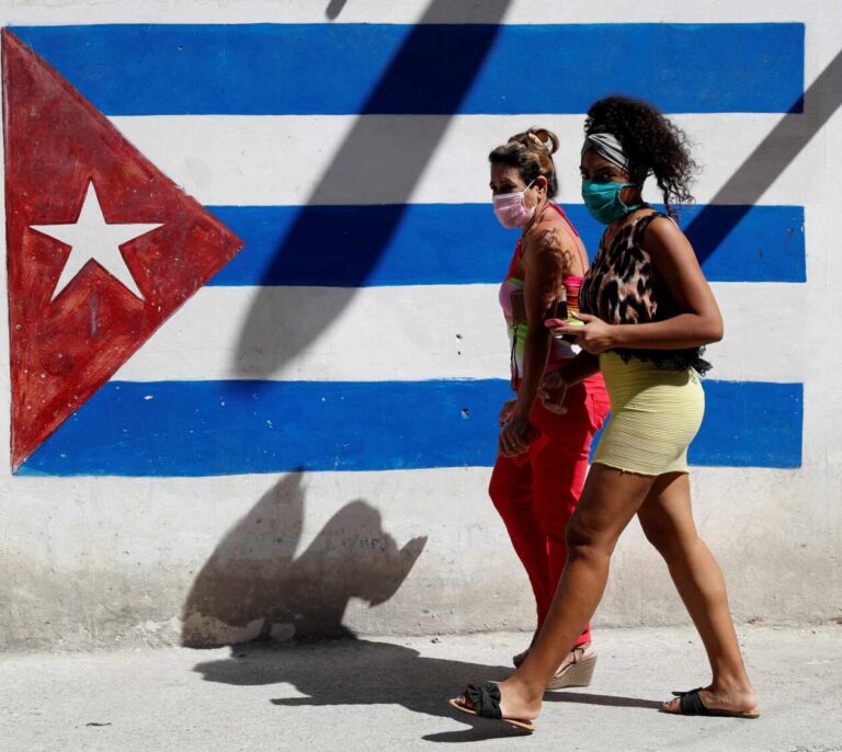 Otegi y Sortu llaman a movilizarse en apoyo a "la revolución cubana"