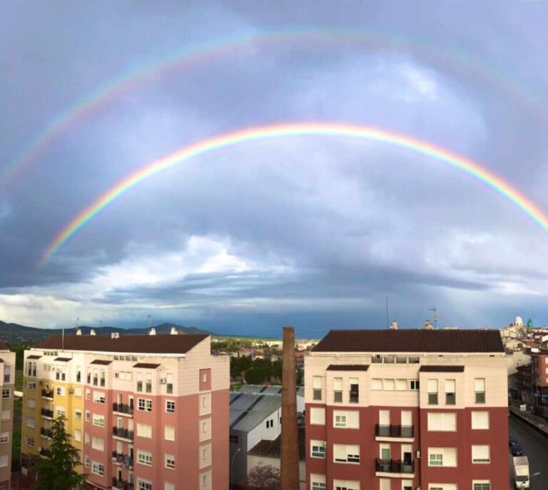 Arcoíris dobles, granizo y tornados: los fenómenos atípicos de este abril confinado