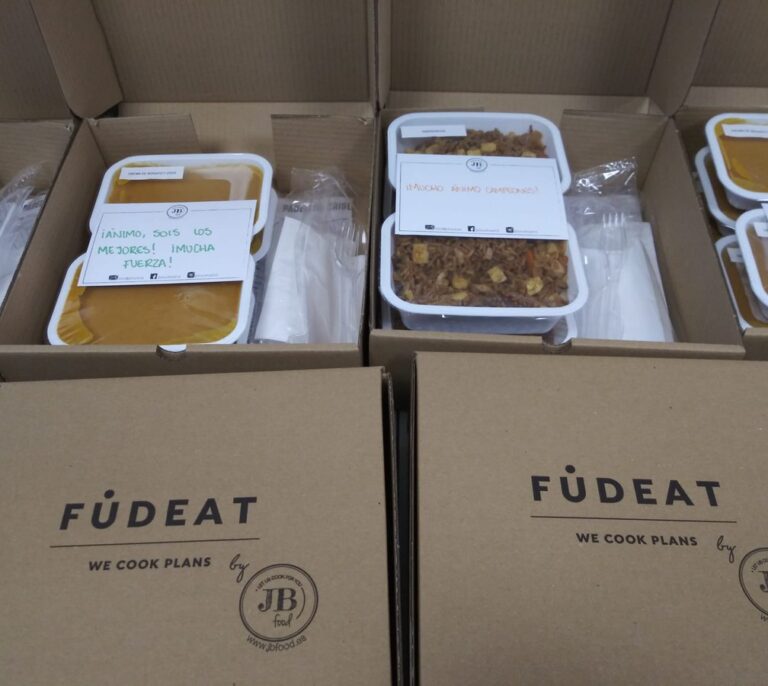 Fudeat pone en marcha el envío de cajas de comida a los sanitarios del SUMMA