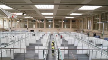 Cataluña abre ahora dos hospitales de campaña por temor al rebrote de contagios