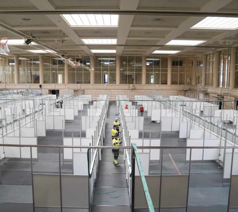 Cataluña abre ahora dos hospitales de campaña por temor al rebrote de contagios