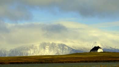 Islandia permitirá entrar en el país a turistas vacunados