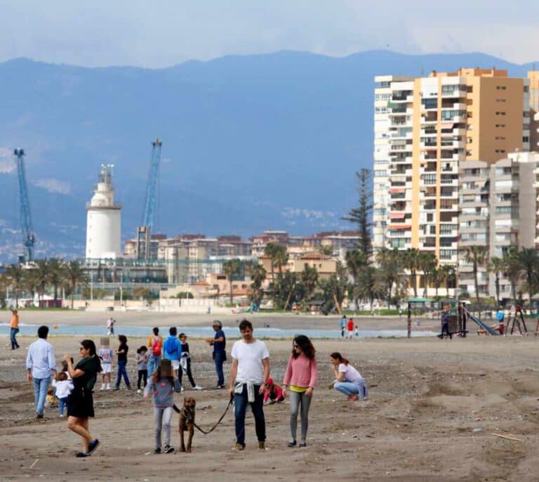 Ascienden a más de 80 los positivos en el brote del centro de acogida de Málaga