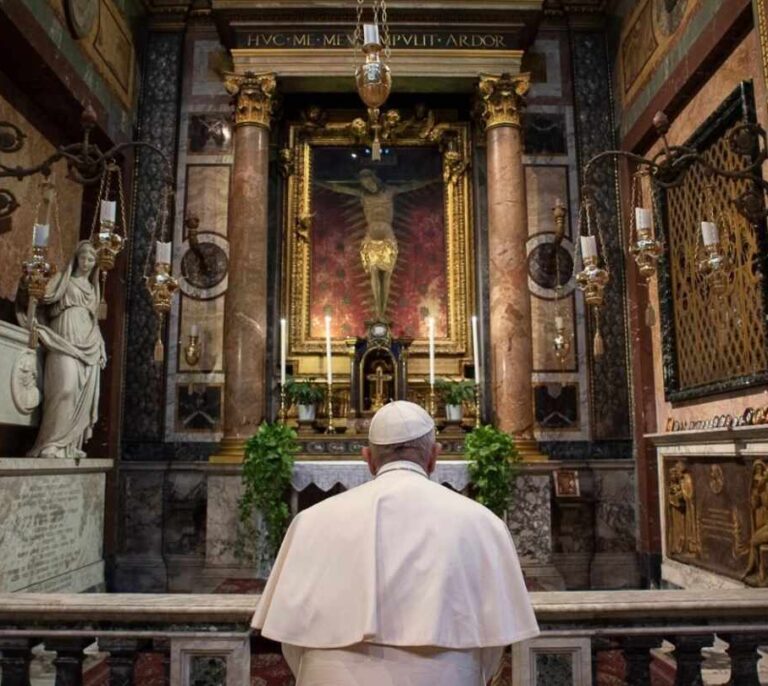 La Semana Santa blindada del Papa: ni Vía Crucis en el Coliseo ni lavado de pies