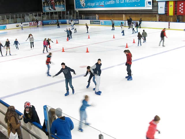 La pista de hielo de Majadahonda, tercera morgue improvisada en la Comunidad de Madrid