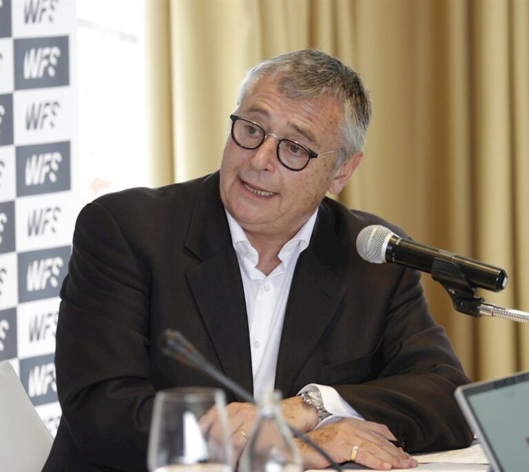 Muere Michael Robinson a los 61 años