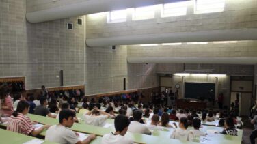 Madrid baraja que vuelvan antes a clase los alumnos de 2º de Bachillerato y 4º de la ESO