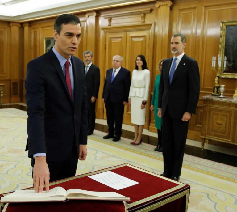 Tres meses de folclore y sombrajo