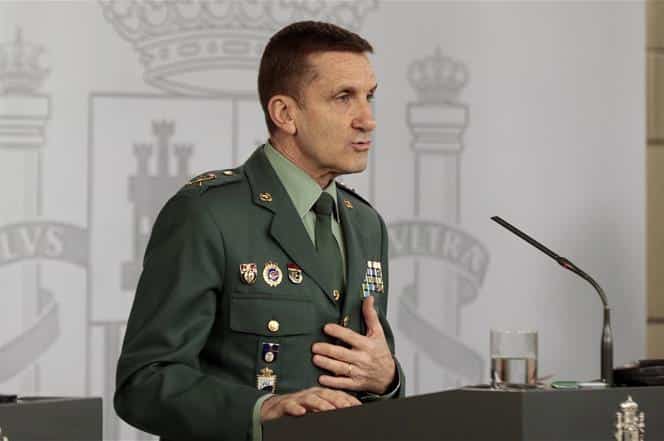 Grande-Marlaska promociona en la Guardia Civil al jefe del 'comando anti-bulo'