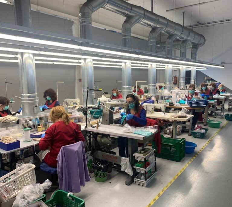 Marzo destruye dos millones de empleos entre nuevos parados y ERTE