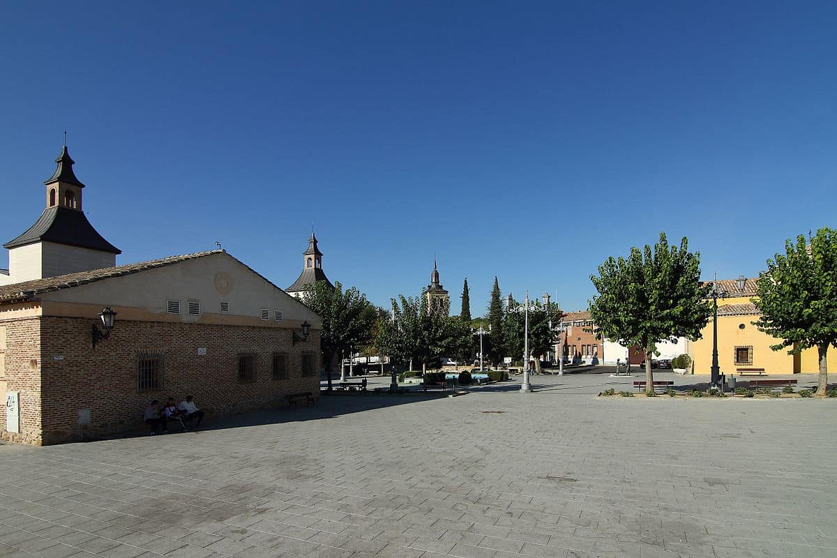 Encuentran a un hombre muerto con un cuchillo clavado en el pecho en una casa de Ugena (Toledo)