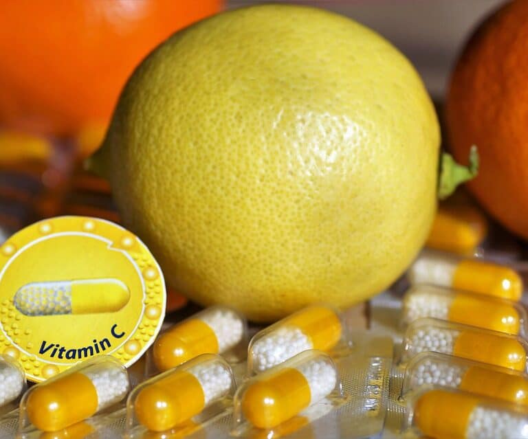 No sólo lavarse las manos: más dosis diaria de vitaminas C y D contra el coronavirus