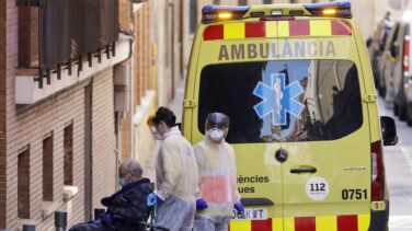 Sólo el 1,2% de los mayores de 80 años ingresados por coronavirus entró en la UCI