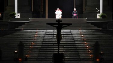 Insólito Via Crucis del Papa en El Vaticano