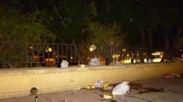 Detenidos por intentar apuñalar un policía en un botellón de quince personas