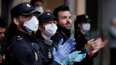 Estos son los puntos y las horas a las que se repartirán mascarillas este lunes y martes en Madrid