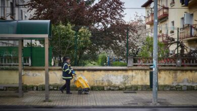 Pantallas faciales para los carteros: Correos licita la compra urgente de 50.000 unidades