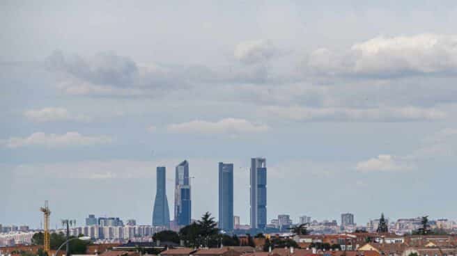 Las Cuatro Torres de Madrid vistas desde Pozuelo de Alarcón sin contaminación del aire, este martes